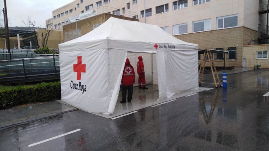 Carpa donde se realizan las pruebas de coronavirus sin bajar del vehículo