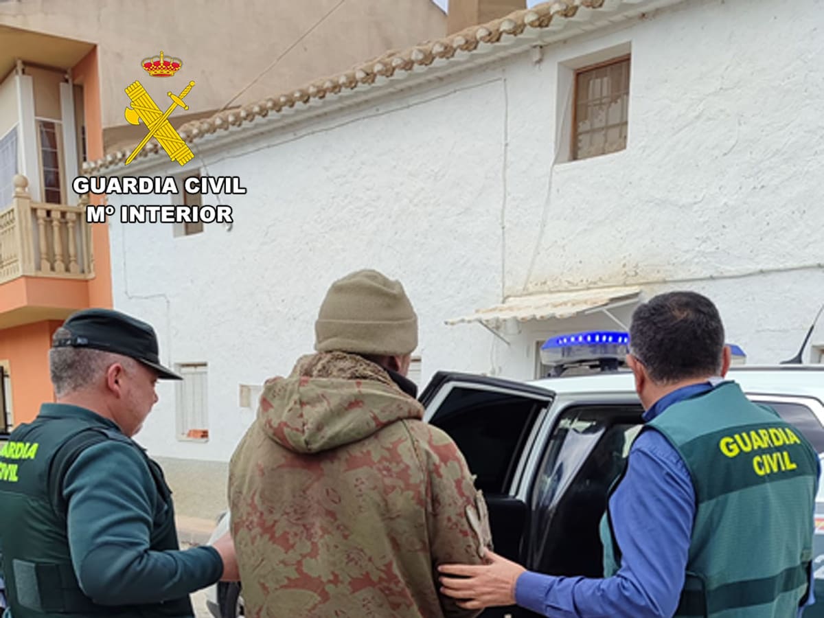 Detenidos dos hombres e investigado un menor de edad por el robo en dos fincas de Caravaca de la Cruz