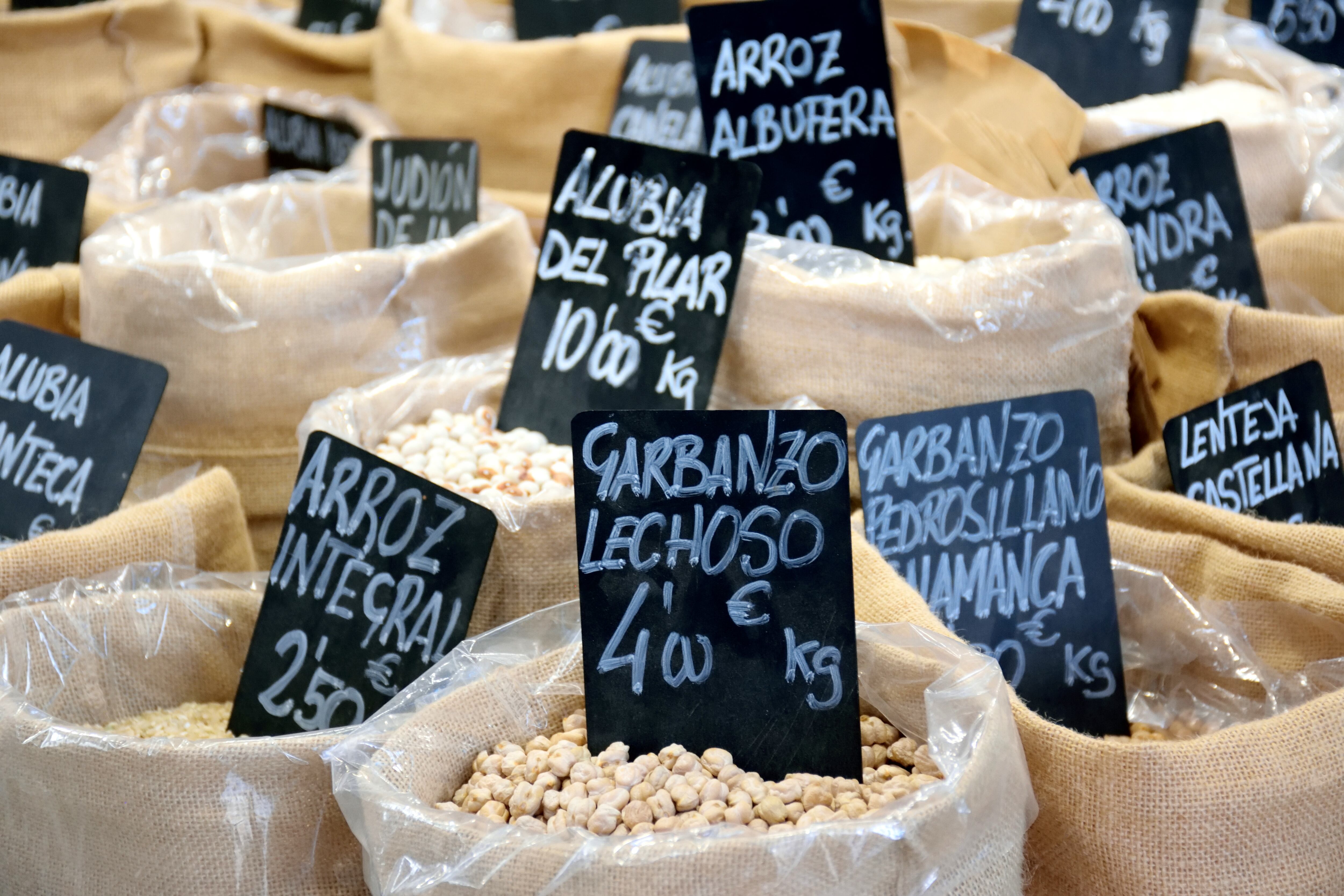 Detalle de una &quot;parada&quot; de un mercado municipal valenciano