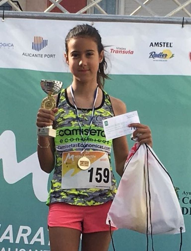 Sara Abad demostró en Alicante, su impresionante futuro en el Atletismo