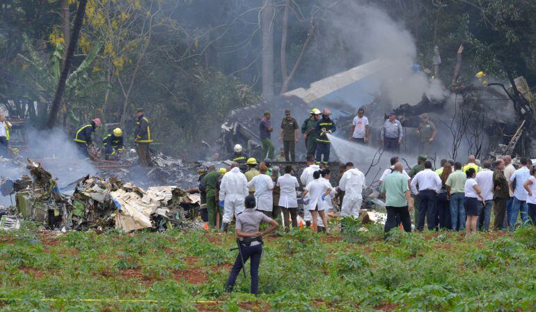 FOTOGALERÍA: Las imágenes del accidente en Cuba y los trabajos de rescate