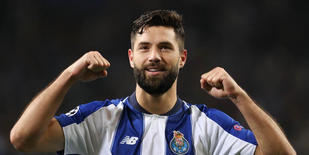 Felipe Monteiro celebra un gol con el Oporto