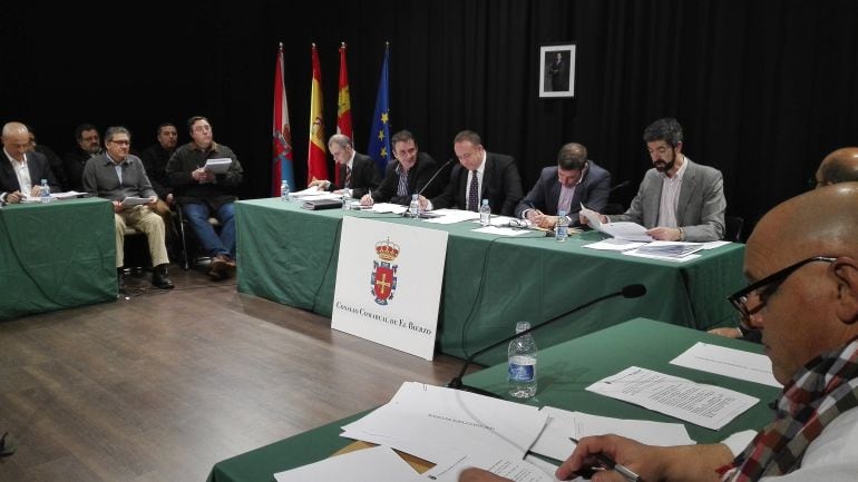 Momento del debate presupuestario en la sesión plenaria del Consejo Comarcal del Bierzo