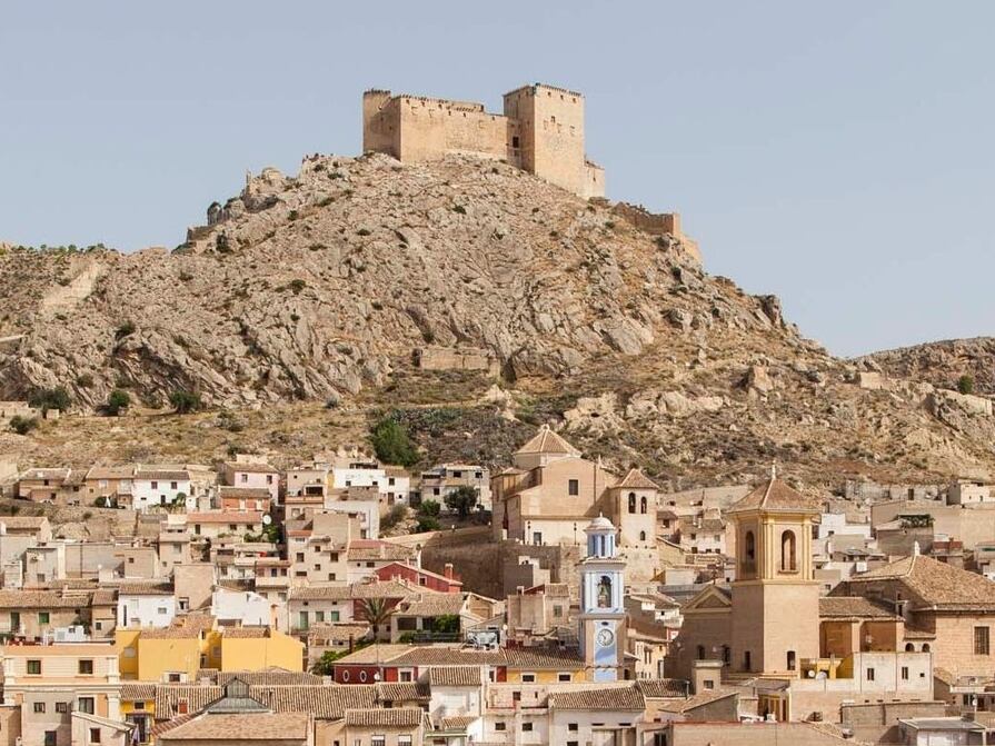 Panorámica del Castillo de Mula con la ciudad a sus pies