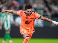 Ferran Torres celebra un gol con el FC Barcelona ante el Real Betis en La Cartuja
