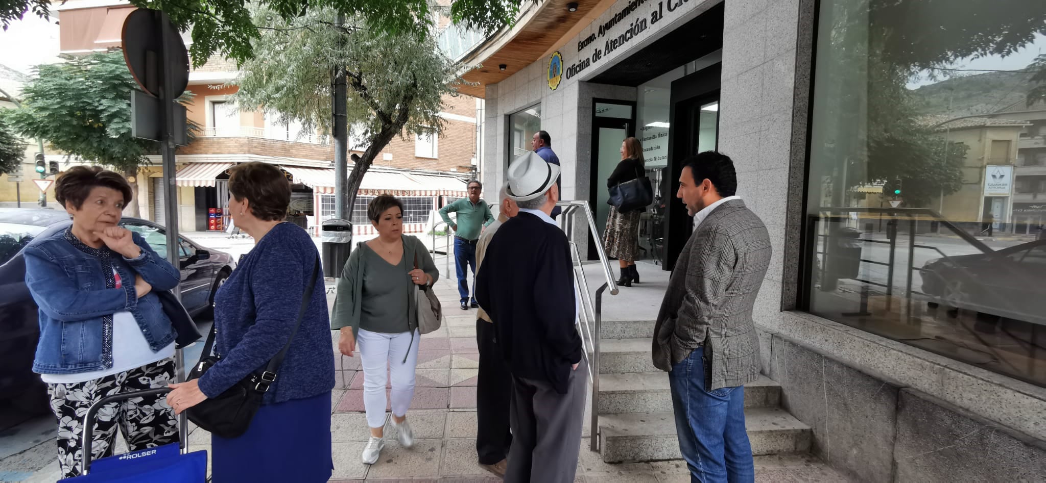 Momento de la inauguración de la oficina de Atención al Ciudadano de Cehegín por parte del alcalde