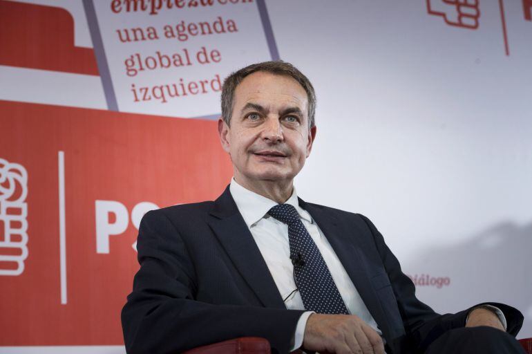 El expresidente José Luis Rodríguez Zapatero, durante la conferencia del PSOE sobre &#039;El futuro empieza con una agenda global de izquierdas&#039;, en el Círculo de Bellas Artes de Madrid