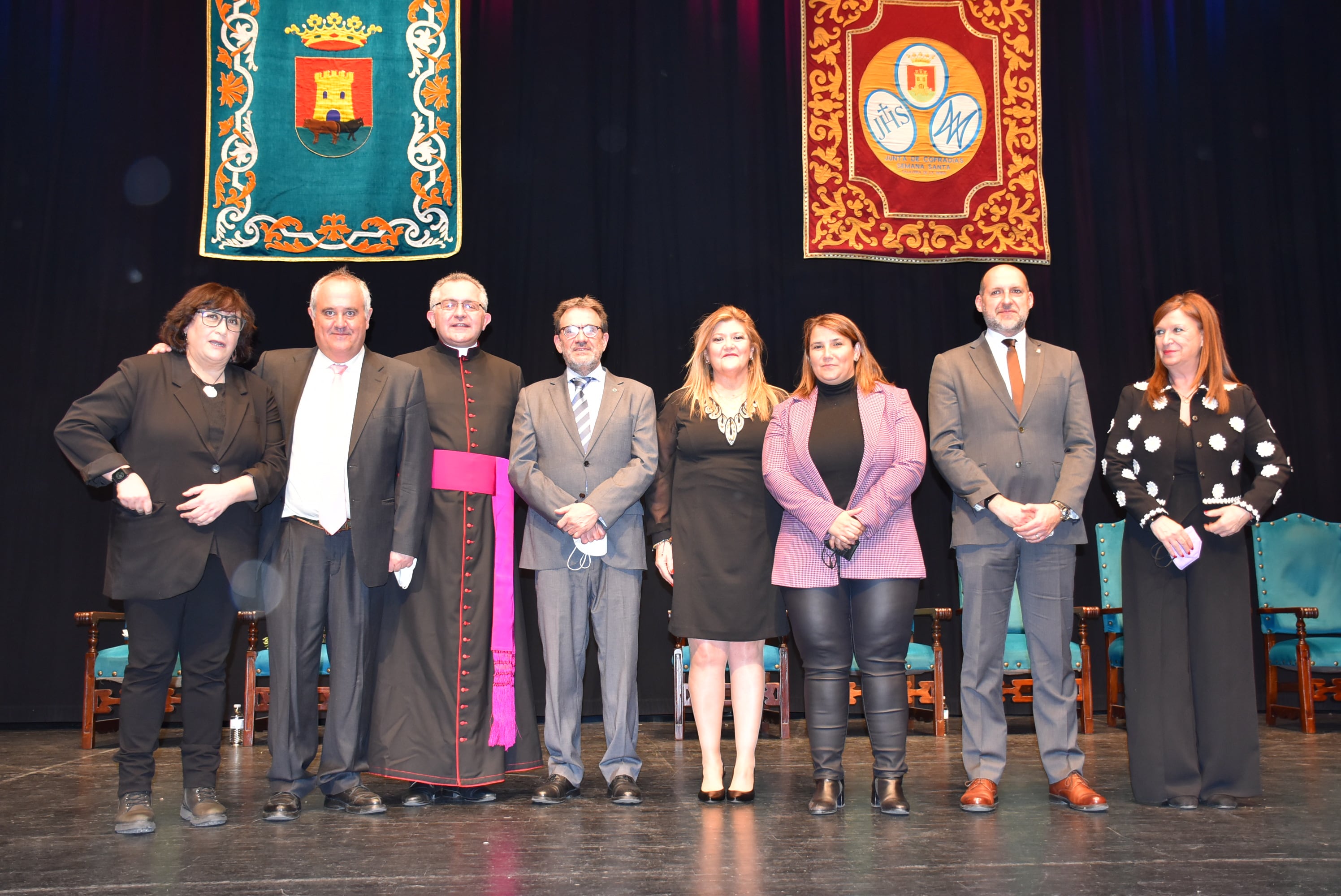 Foto de familia con la pregonera