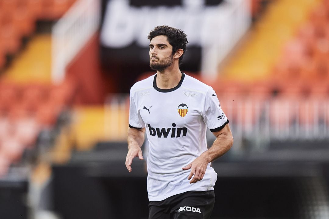 Guedes en un partido con el Valencia la temporada 20-21