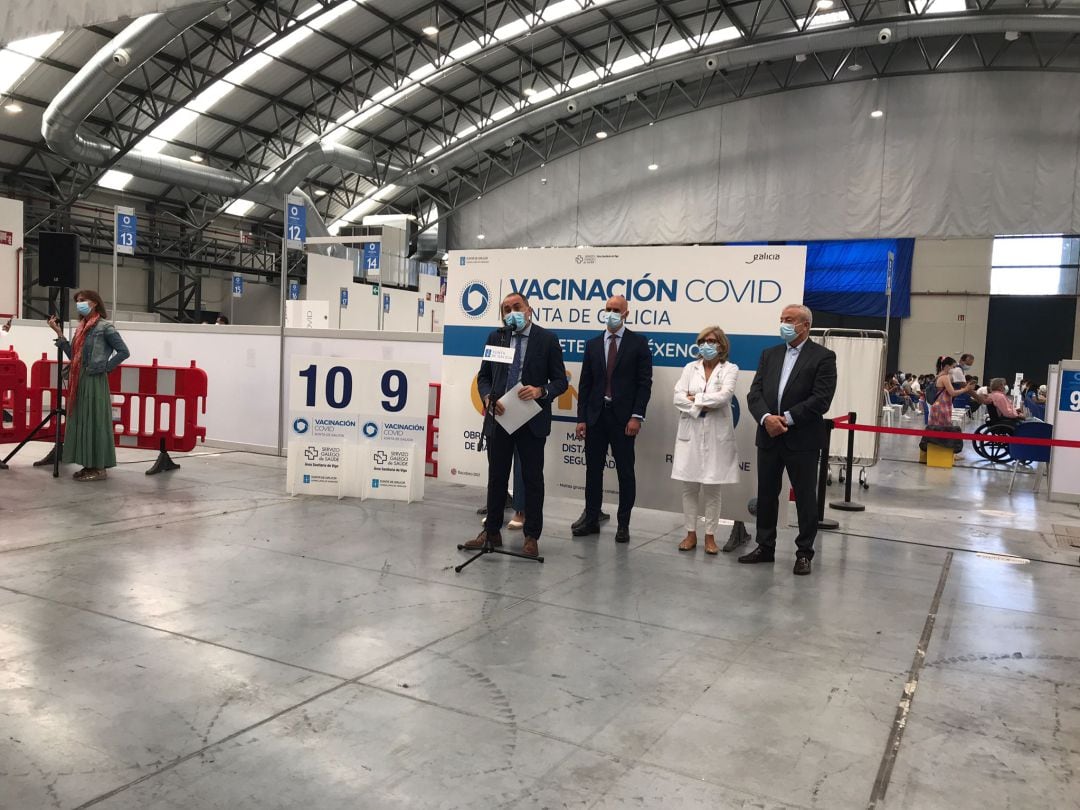 El conselleiro de sanidade en el IFEVI