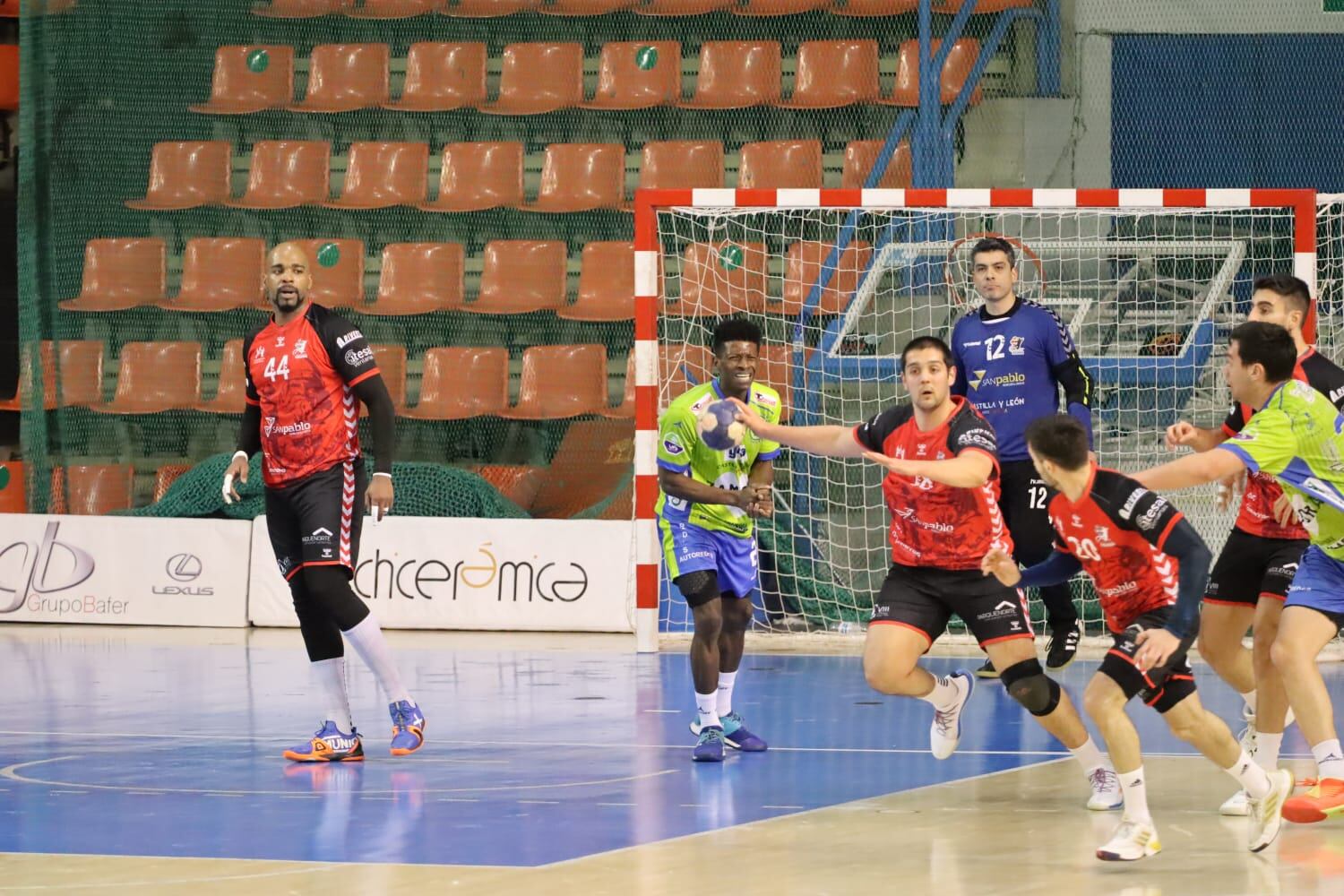 El UBU San Pablo cerró el pasado sábado la primera fase ganando al Zamora Enamora por 40-25. / Foto: Sergio Delgado