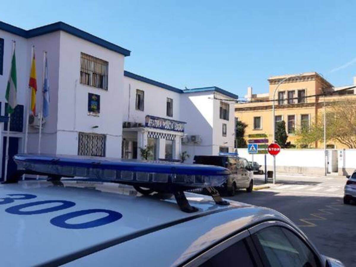 Detenido en La Línea por apuñalar a un taxista en el cuello para robarle