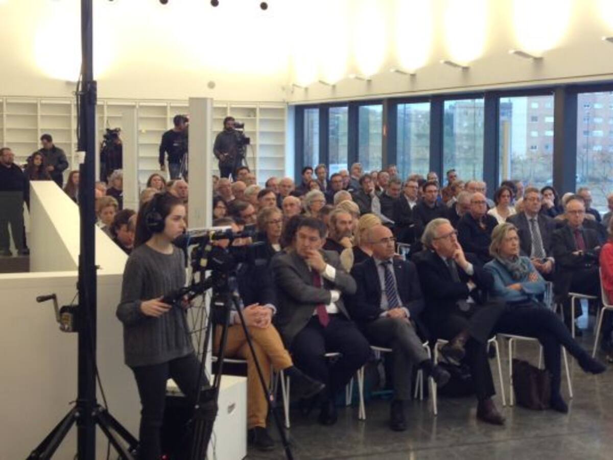 La il·lusió de Pellicer: l'altra crònica de la conferència de l'alcalde a la Pere Anguera