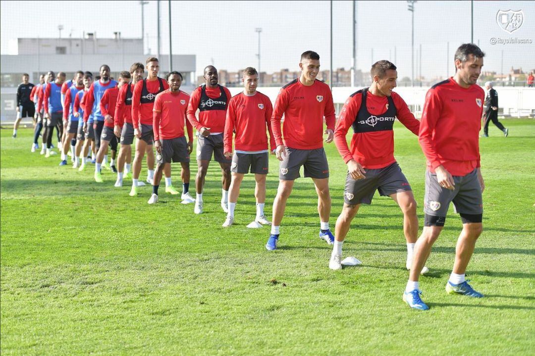 Los jugadores del Rayo, durante el entrenamiento. 