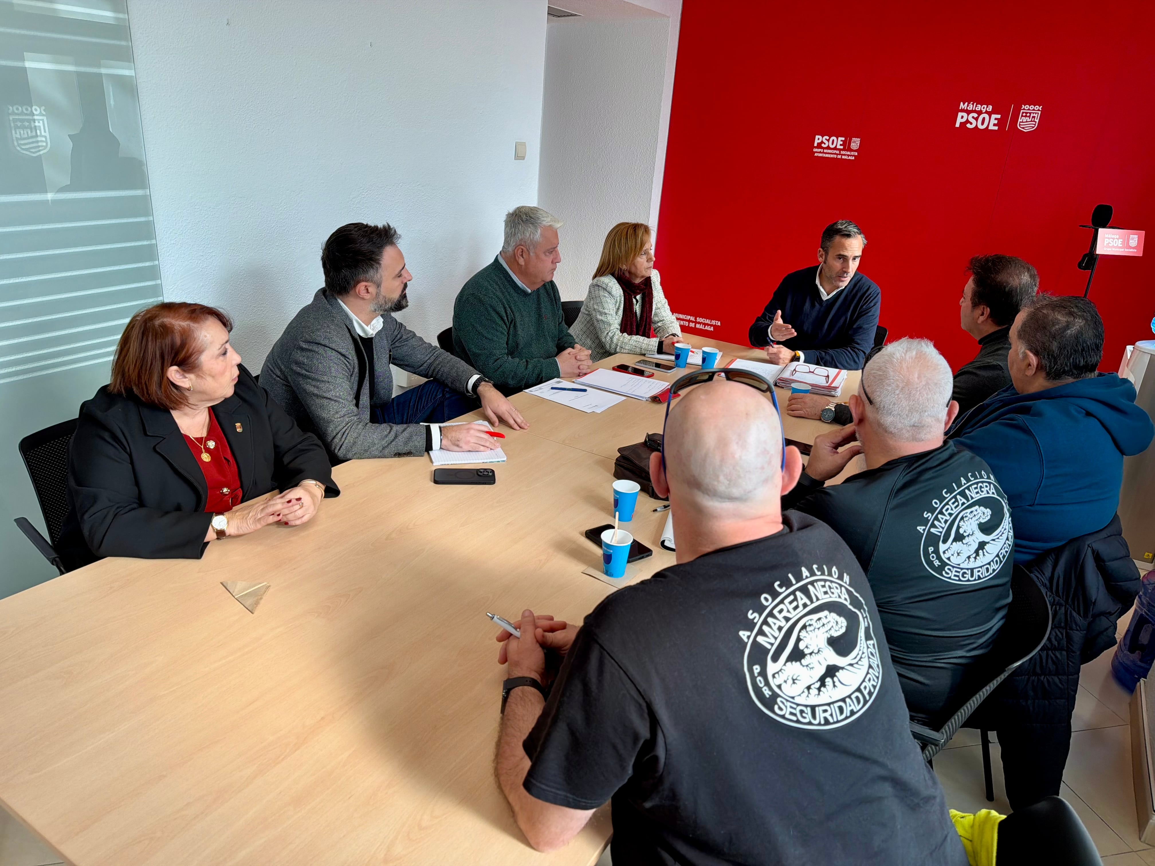 Reunión del personal de seguridad con el grupo municipal socialista en el ayuntamiento de Málaga
