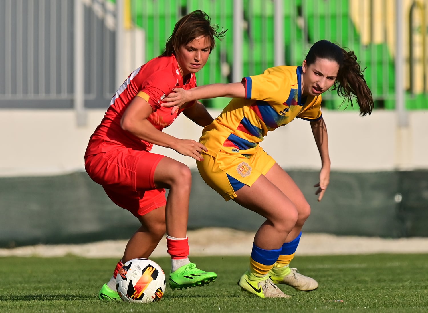 Un instant del partit entre Macedònia del Nord i Andorra del premundial femení