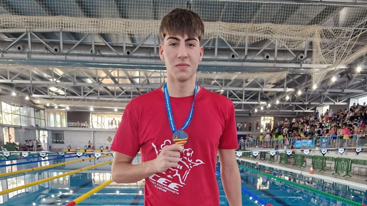 Gael Poveda Alba, del Centro Excursionista Eldense, logra la mínima para el Campeonato de España junior