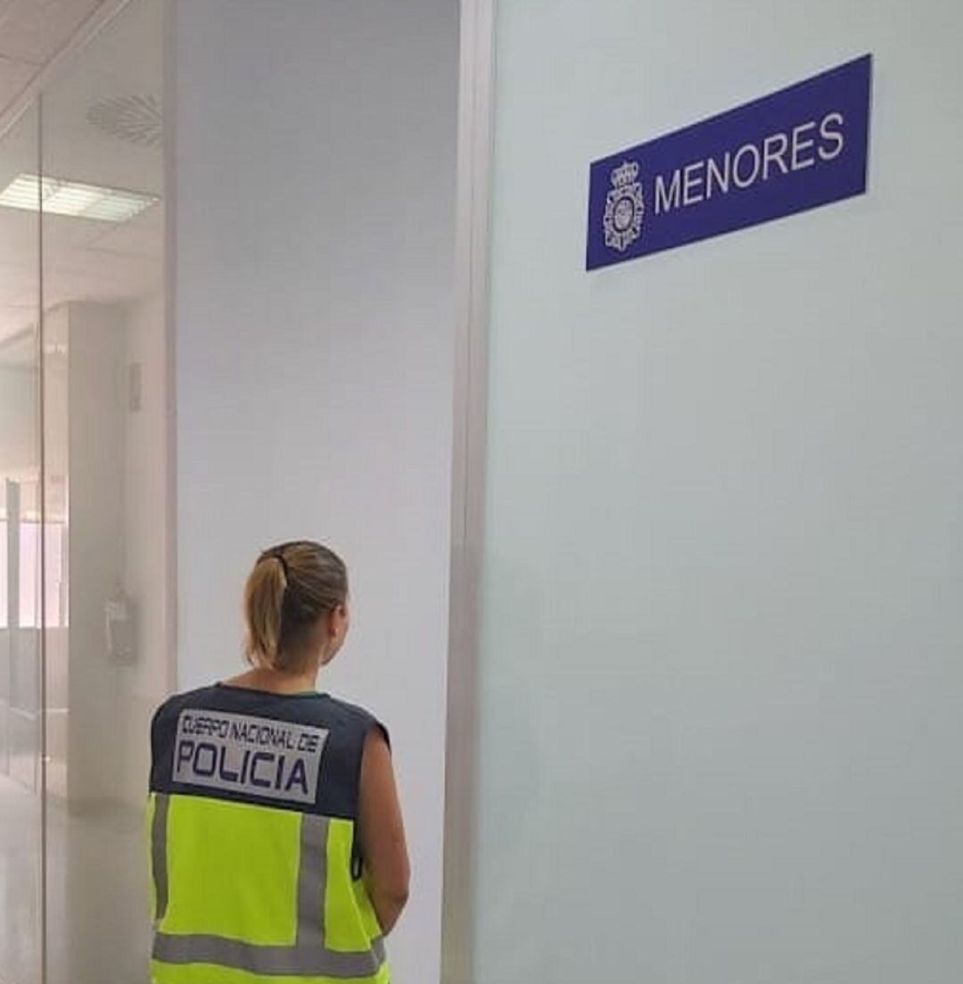 Imagen de una de las agentes que ha llevado el caso