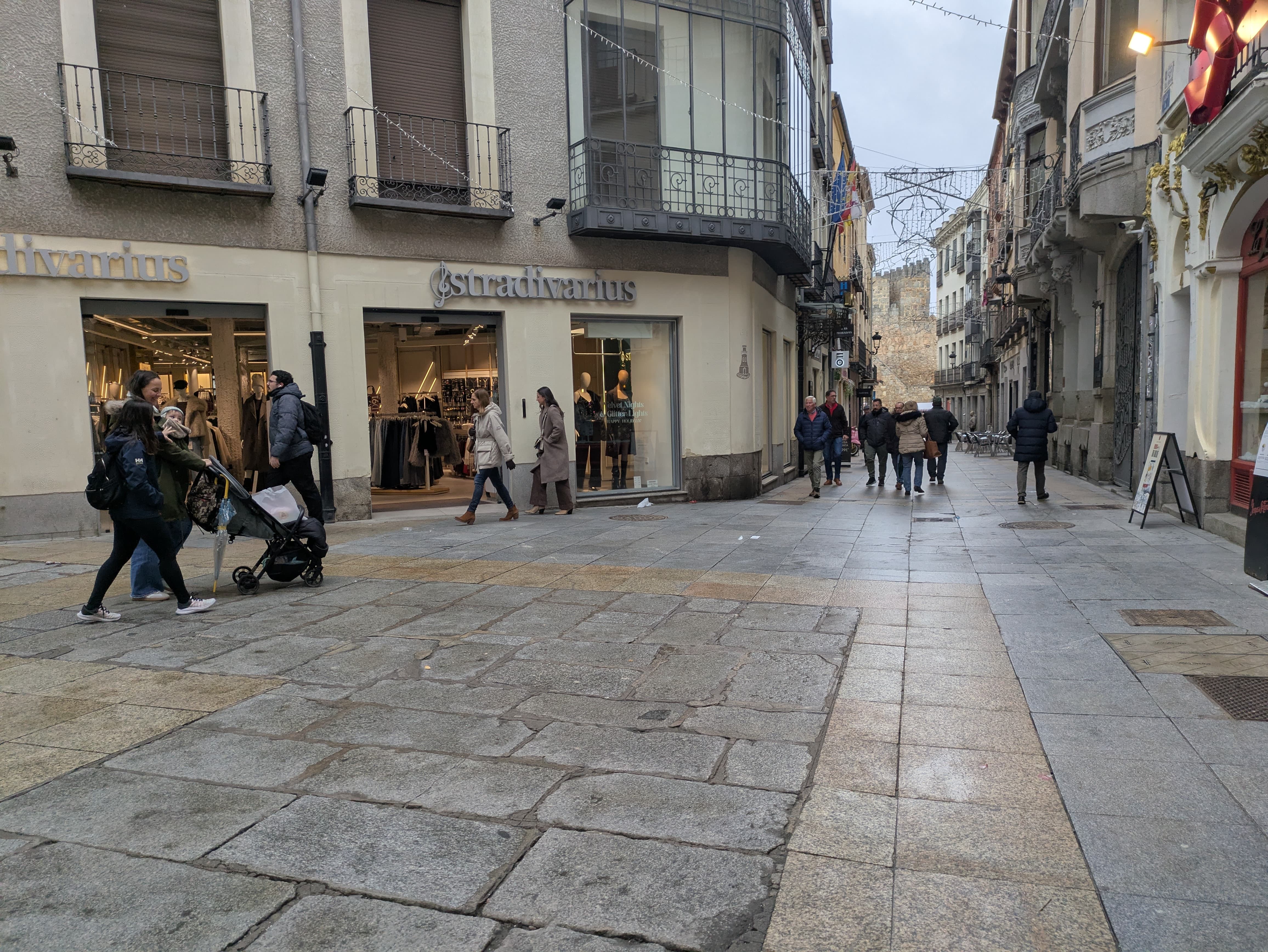 Los abulenses se gastarán esta navidad una media de 554 euros por persona./SER Ávila