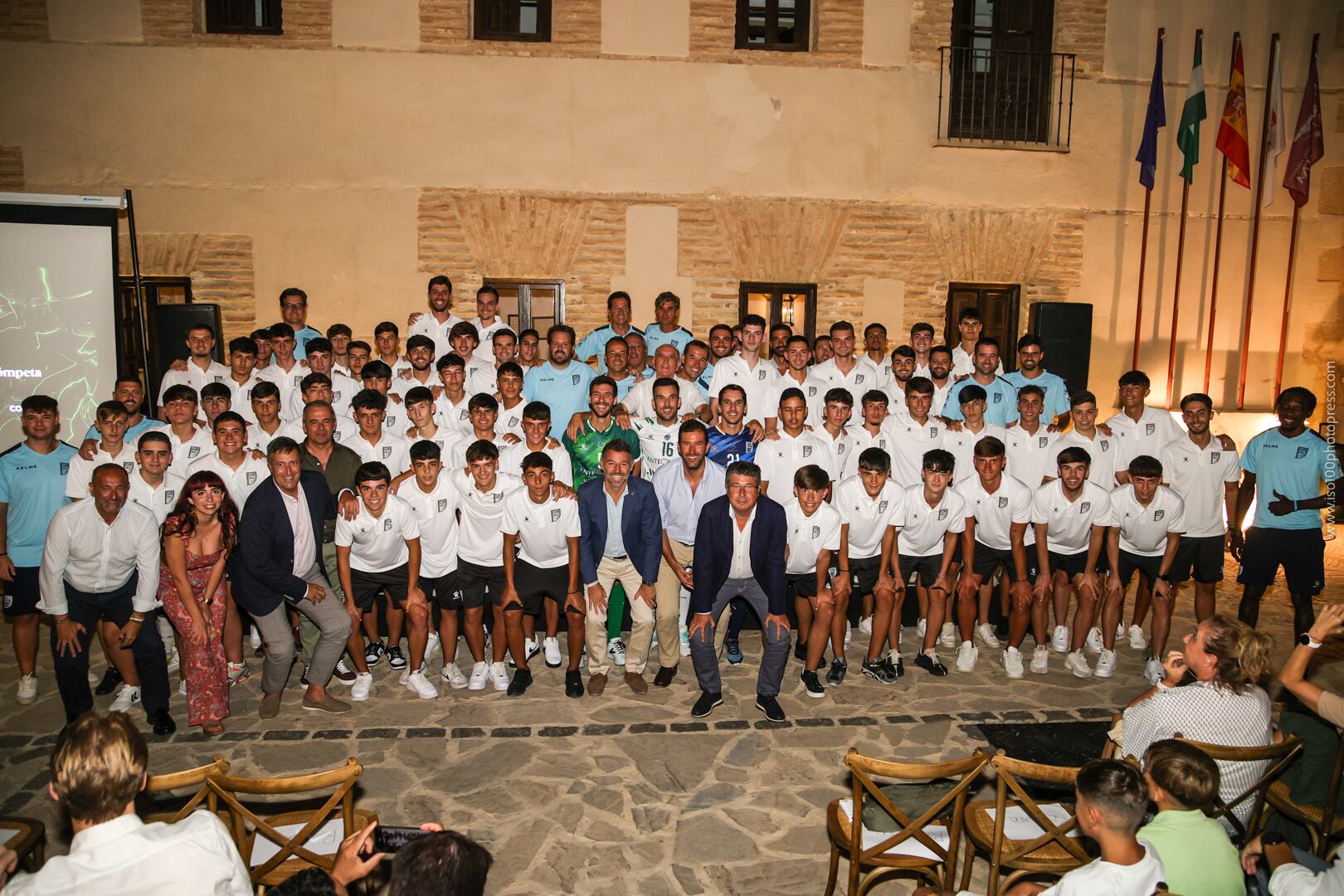 Imagen de grupo de la presentación de UMA Antequera