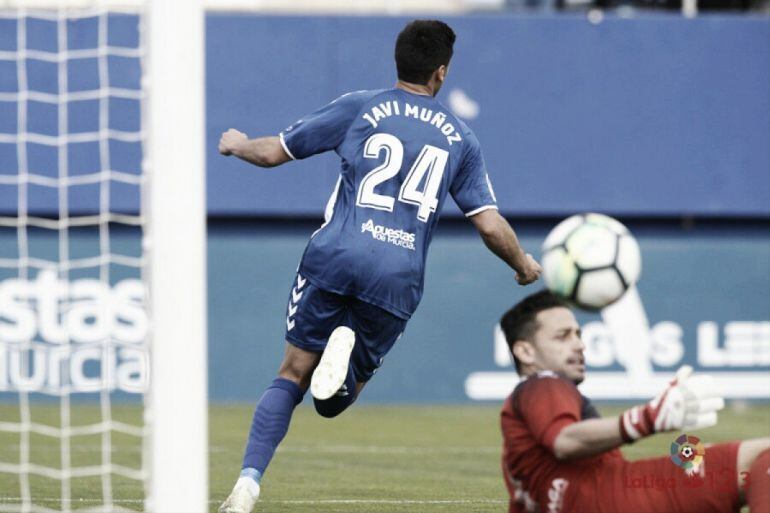 Muñoz celebra un tanto en liga