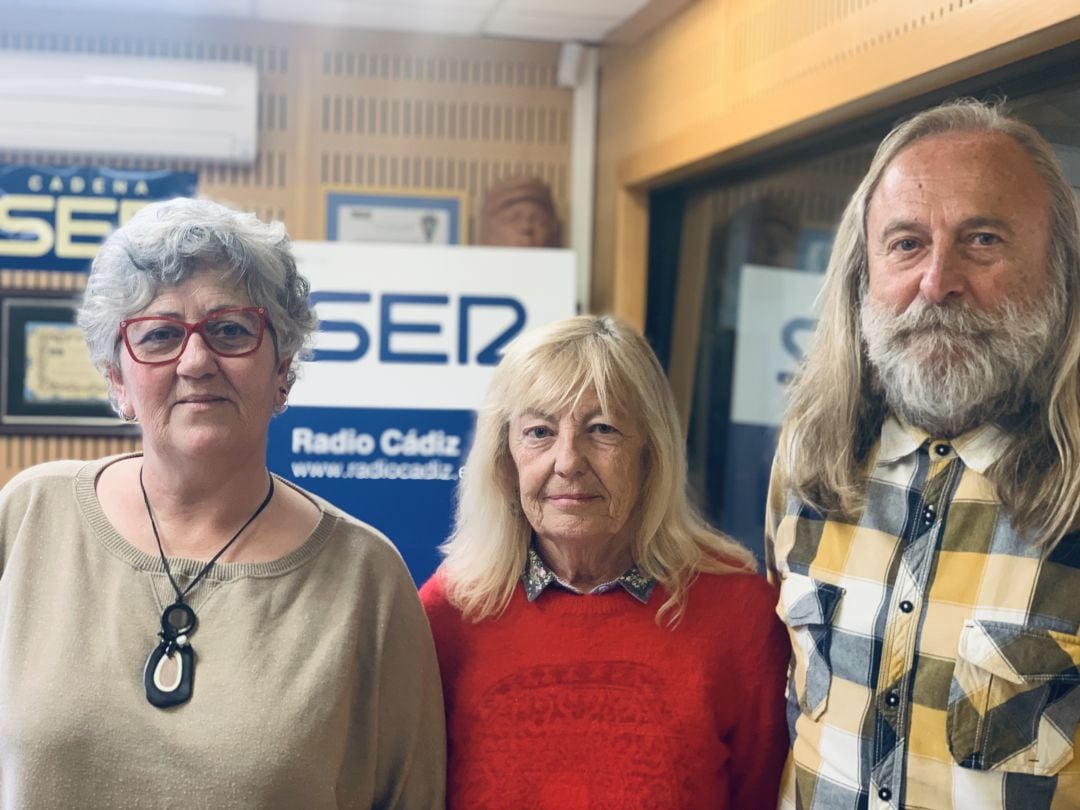 Teresa Almagro, Lola Martínez y Antonio Vergara, portavoces de la Marea Blanca de Cádiz