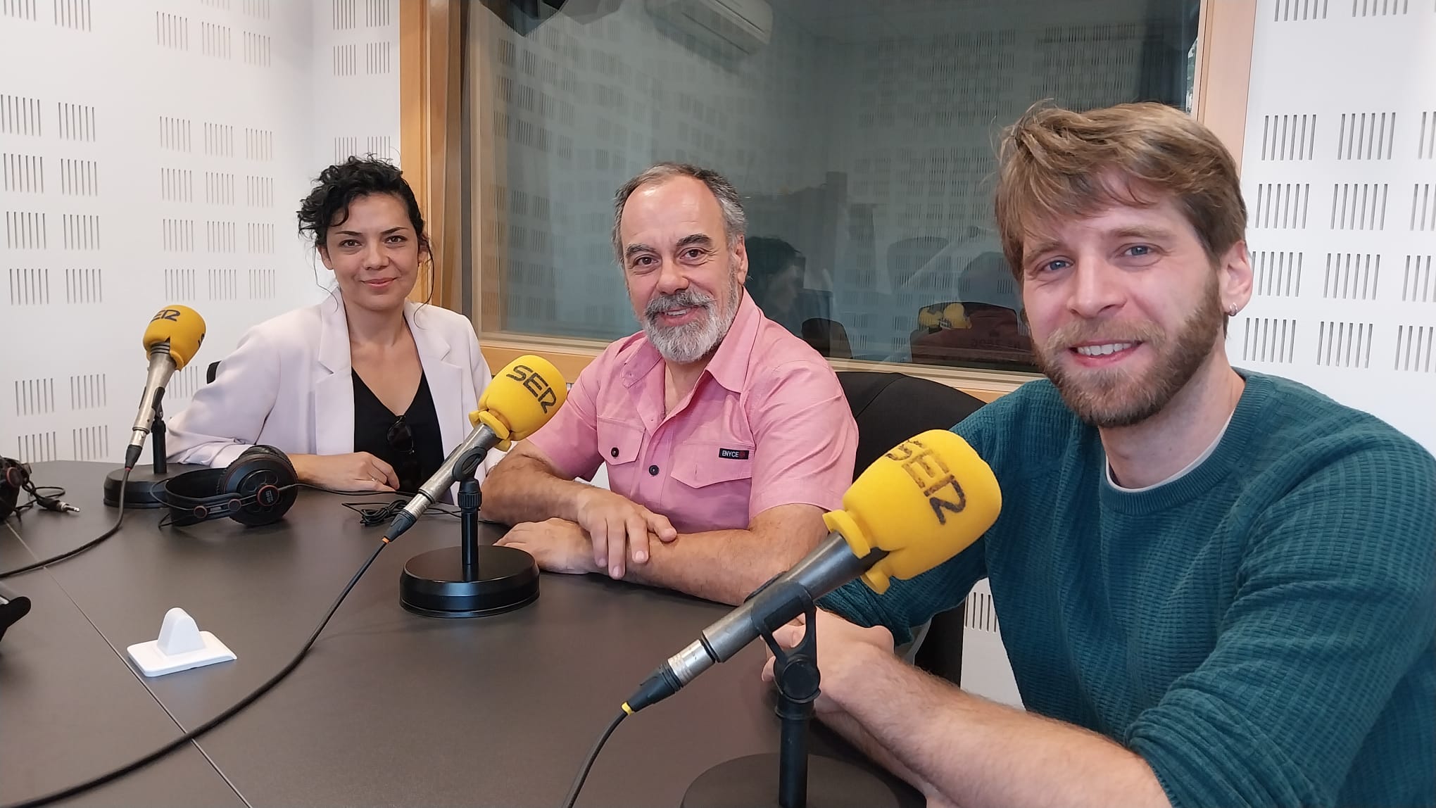 Andrea Soto, Javier García y Marcos Toro, en los estudios de Cadena SER Madrid Sur