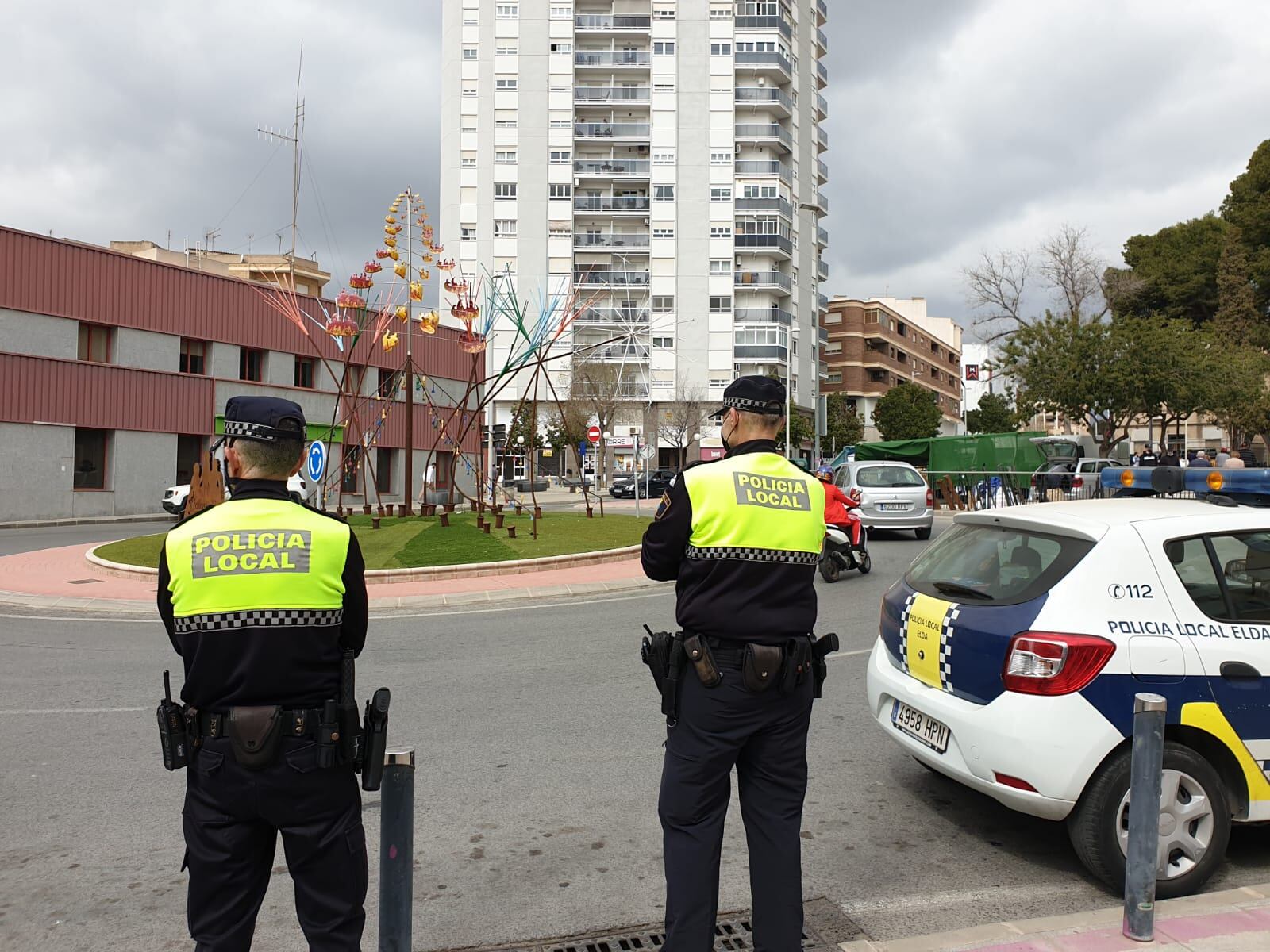 Agentes de policía de Elda de servicio