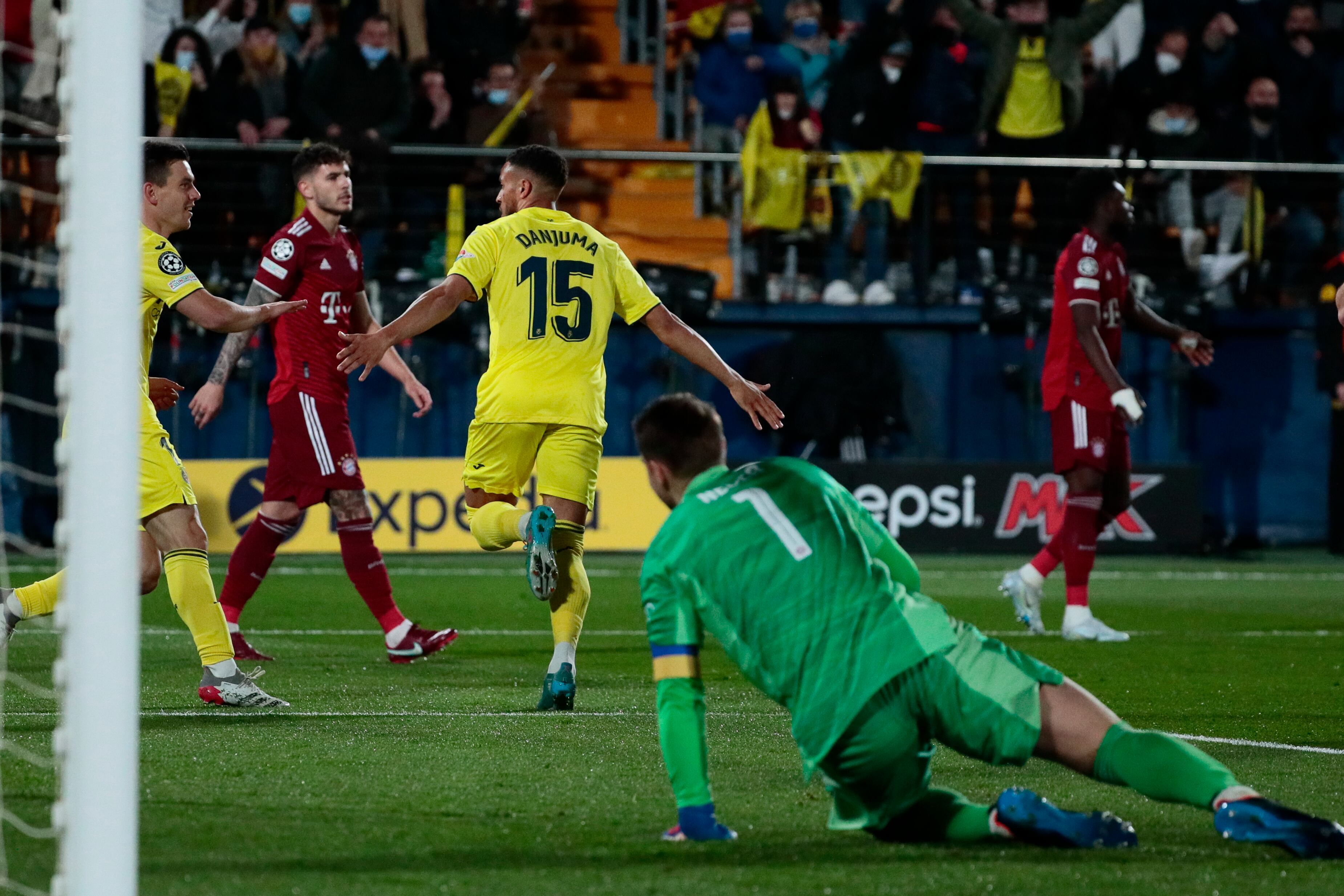 Danjuma celebra su gol ante el Bayern.