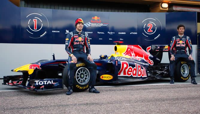 Los pilotos de Red Bull, que mantuvieron una gran rivalidad en el Mundial de 2010, con su monoplaza para la temporada 2011