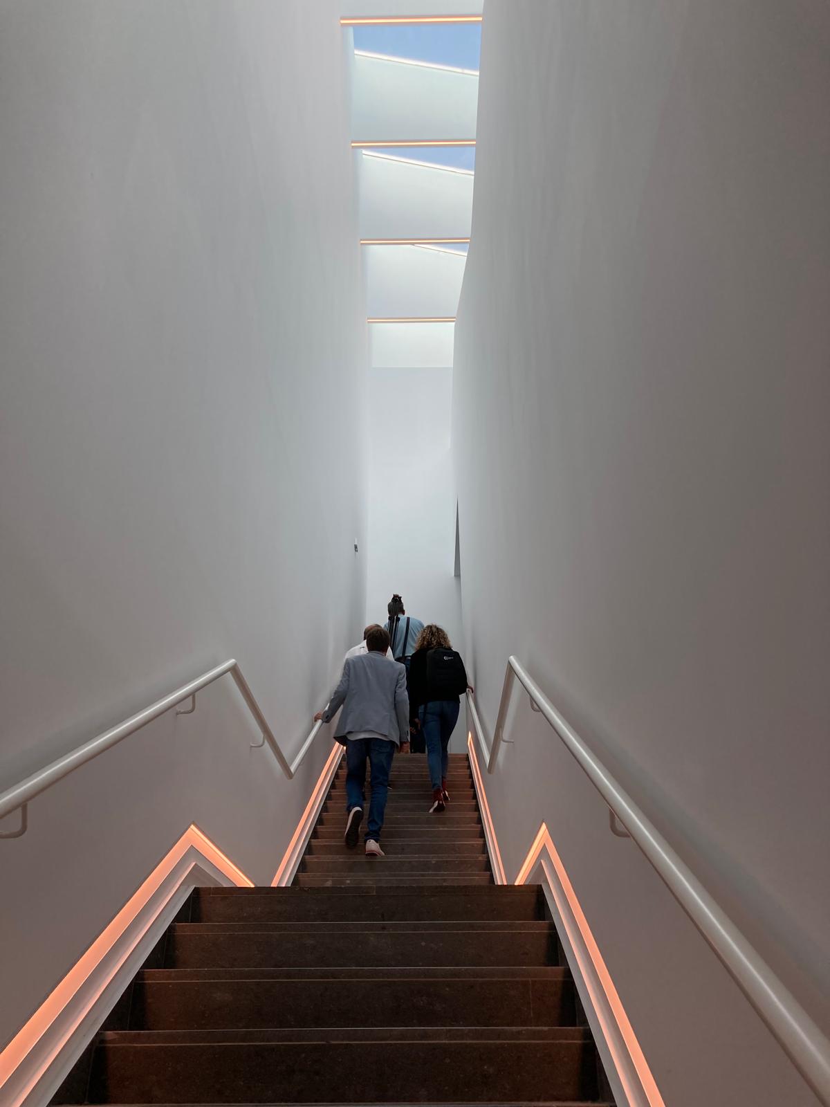 Escaleras de acceso a la segunda planta del antiguo Hospital San Martín