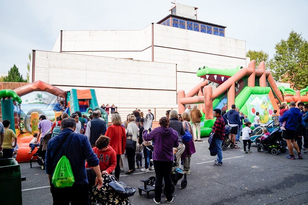 Vecinos del Barrio de Santa Teresa de Colmenar Viejo disfrutando de sus fiestas