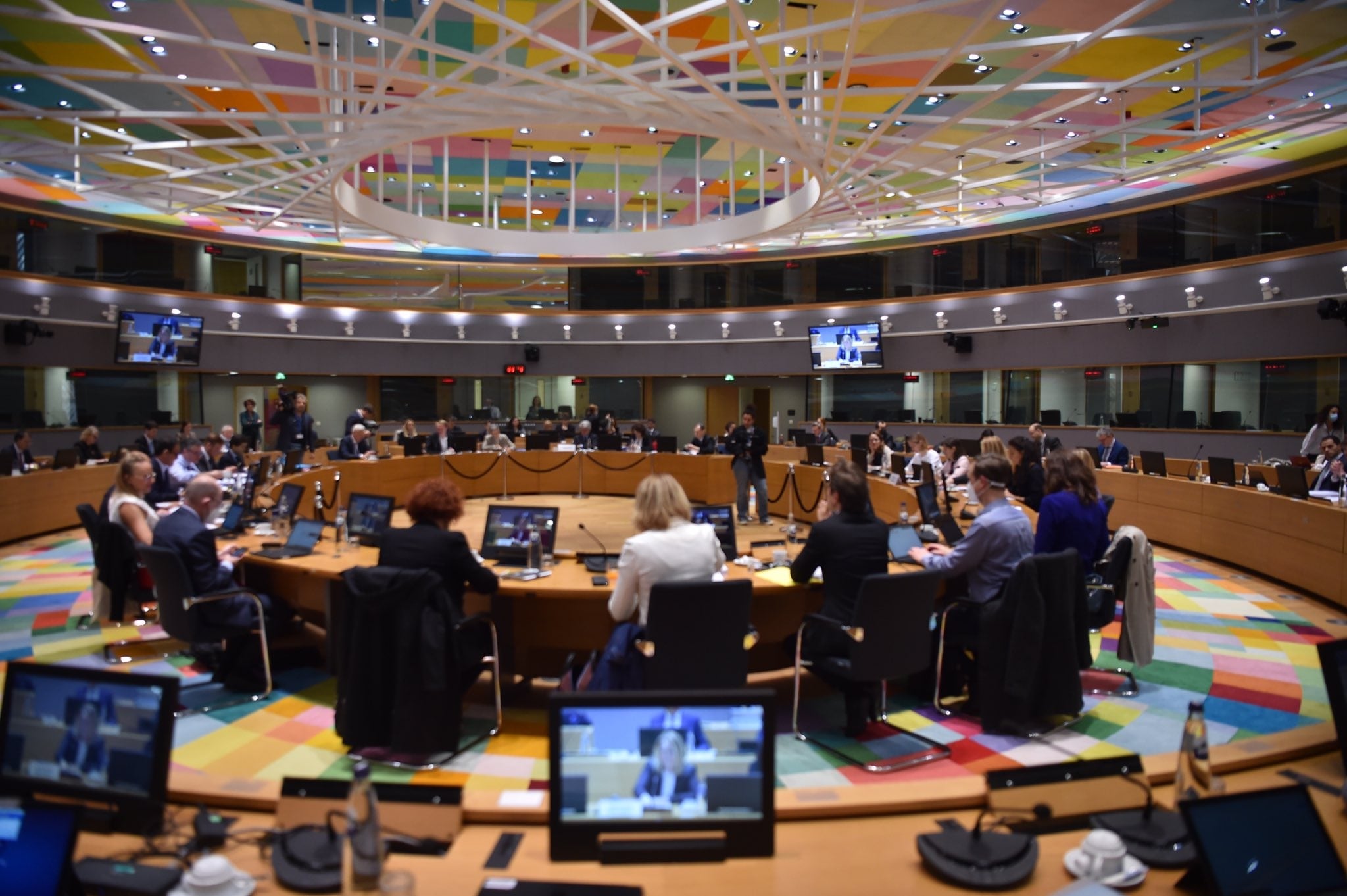 La UE acuerda poner en marcha la DSA para luchar contra los contenidos ilegales y la desinformación.