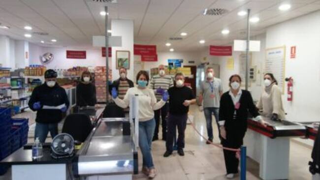 Voluntarios y voluntarias del economato Resurgir (Huelva)