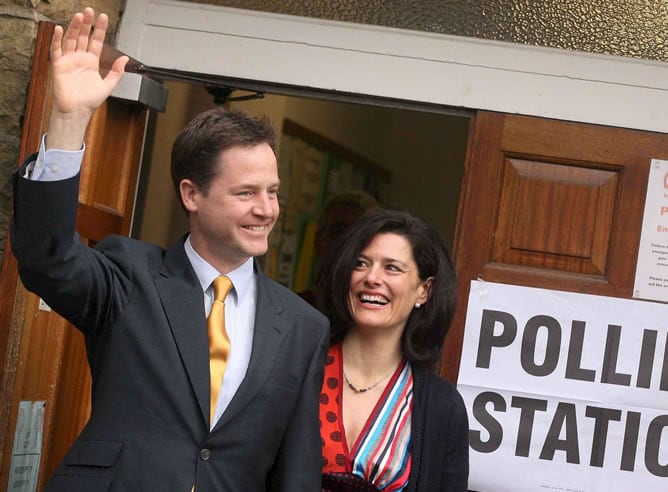 El viceprimer ministro británico, el liberal demócrata Nick Clegg, y su esposa, Miriam Gonzalez Durantez