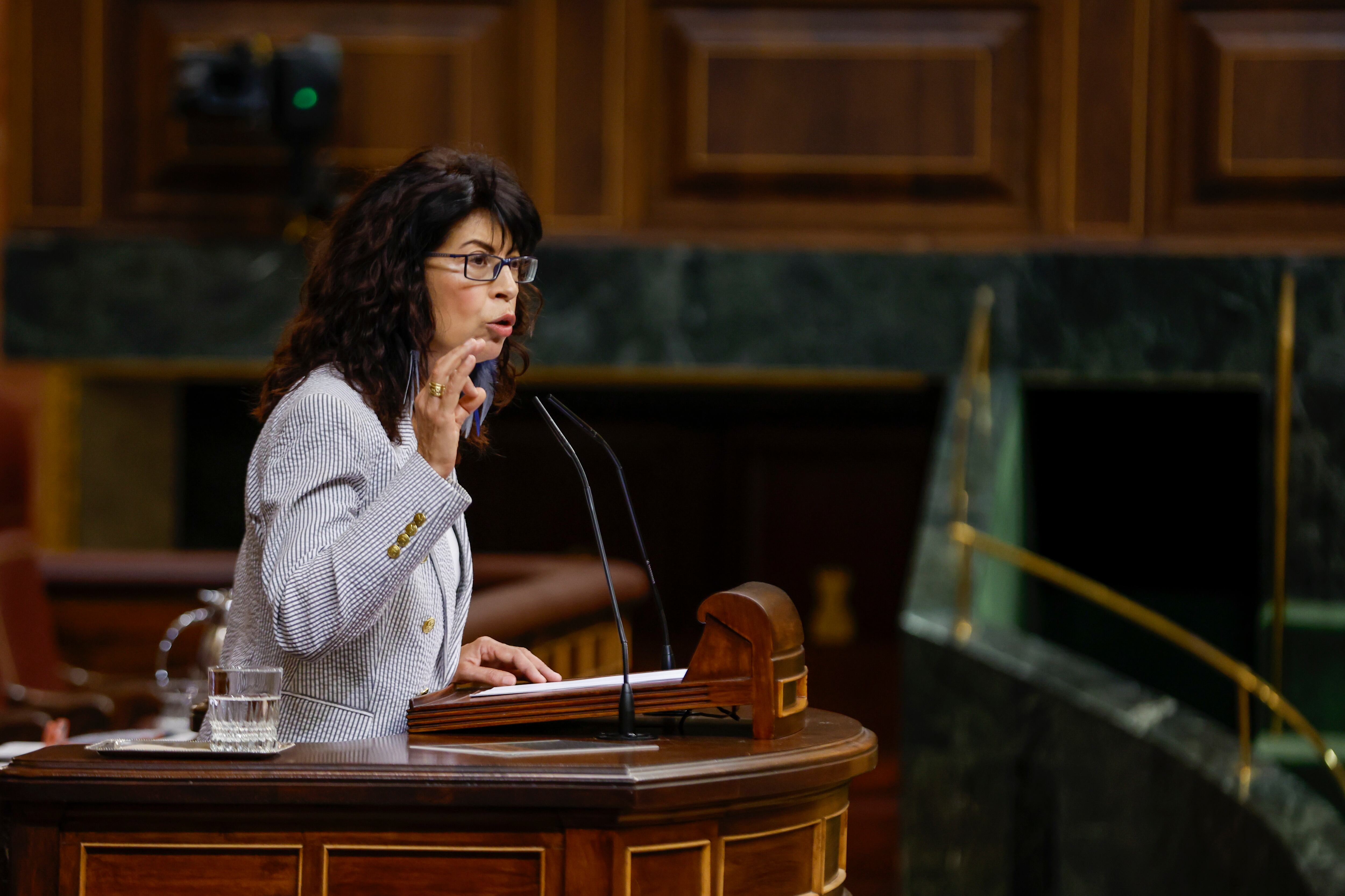 MADRID, 17/09/2025.- La ministra de Igualdad, Ana Redondo durante la sesión de control al Gobierno, este miércoles en el Congreso. EFE/J.J. Guillén
