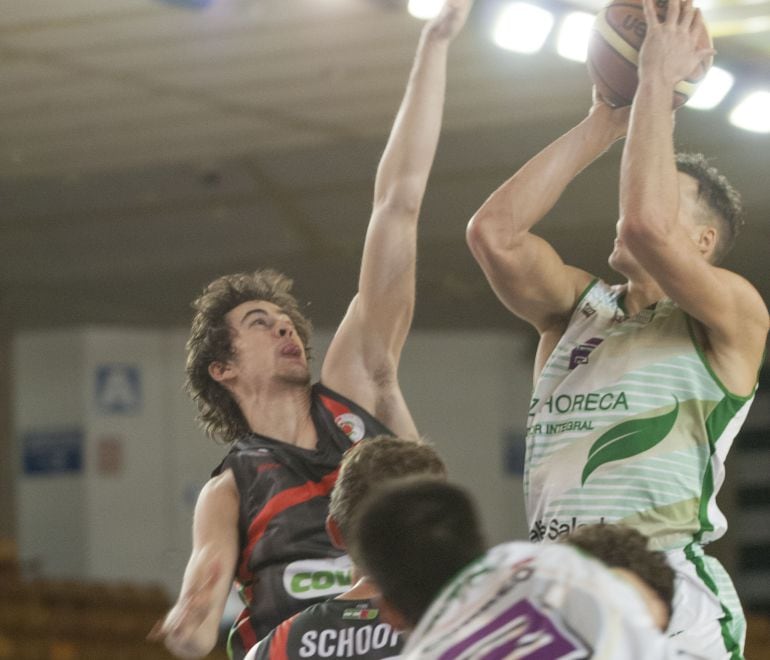 Foto del partido entre Sáenz Horeca - Covirán Granada