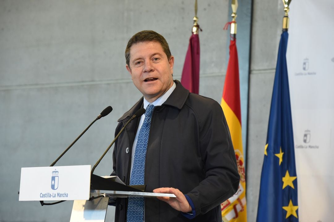 El presidente de Castilla-La Mancha, Emiliano García-Page, inaugura el nuevo pabellón polideportivo del colegio público de Educación Infantil y Primaria ‘Maestra Plácida Herranz&#039; de Azuqueca