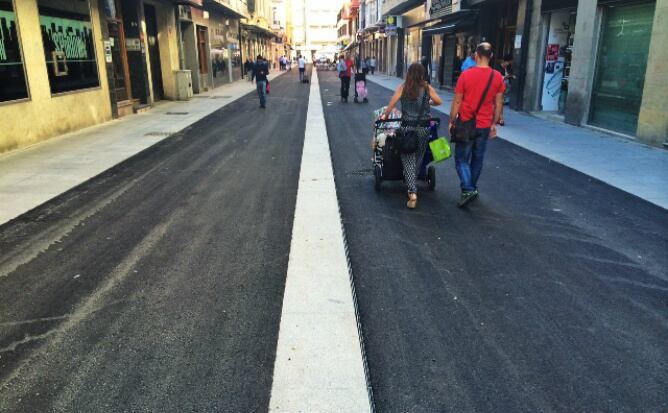 La calle San Prudencio, tras su reforma