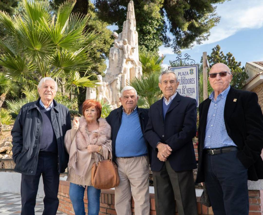 De izquierda a derecha: Manuel Muñoz; la viuda de José Luis Barbero, María López; Miguel Muñoz; Francisco Navas y José Torres