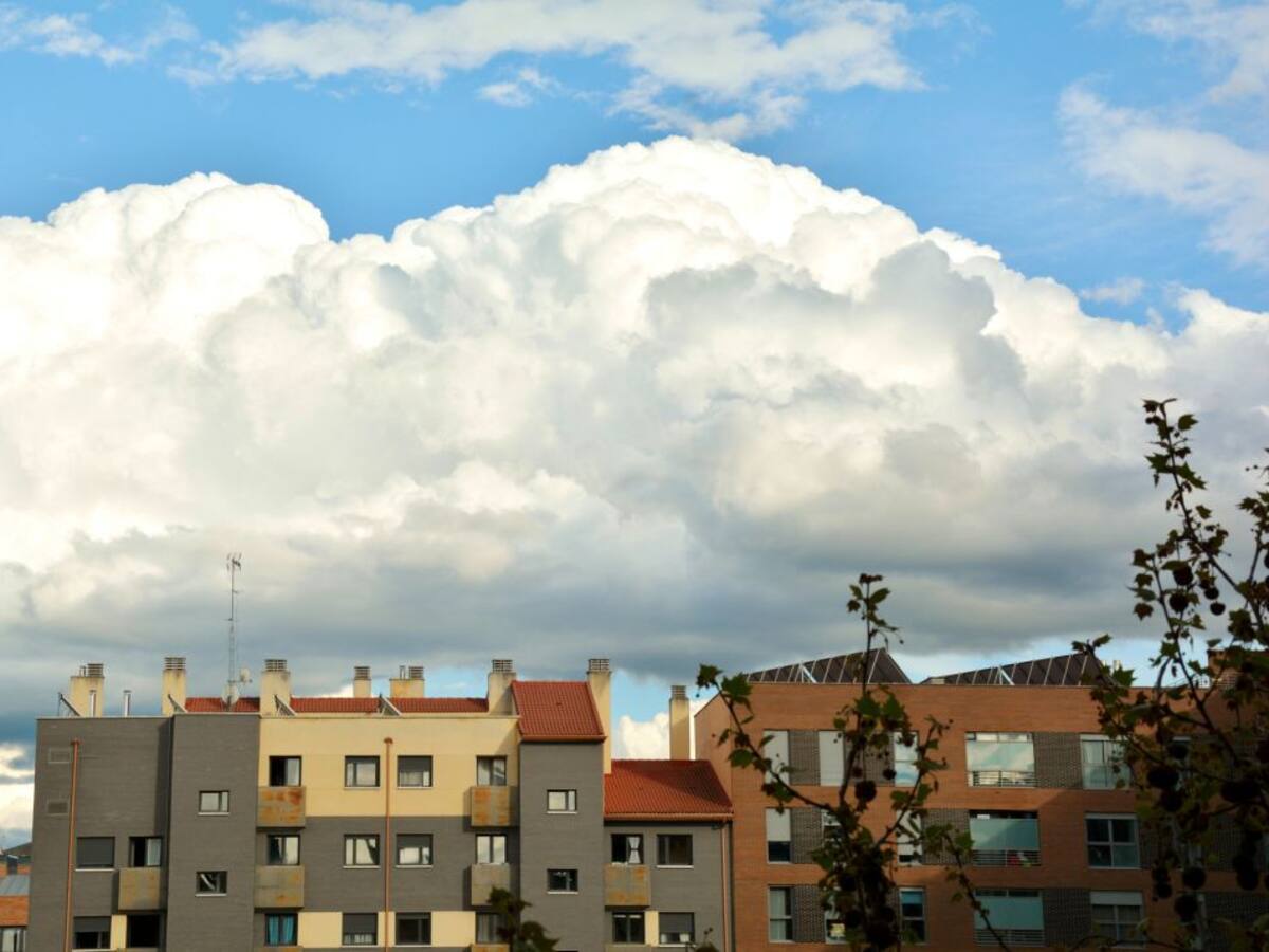El Ayuntamiento cede dos nuevas viviendas a Fundación Intras