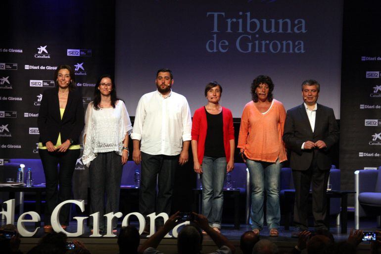 Els sis candidats abans d'iniciar el debat