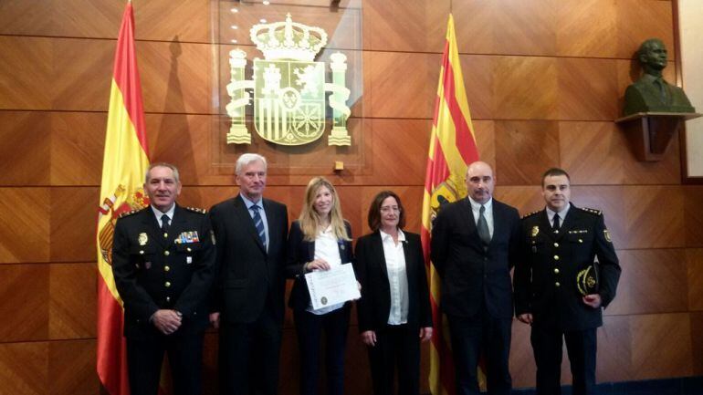 Acto de reconocimiento a la agente Lara Rodrigo de la Policía Nacional por su colaboración con la Policía Local de Cambrils durante los atentados del pasado mes de agosto de 2017 