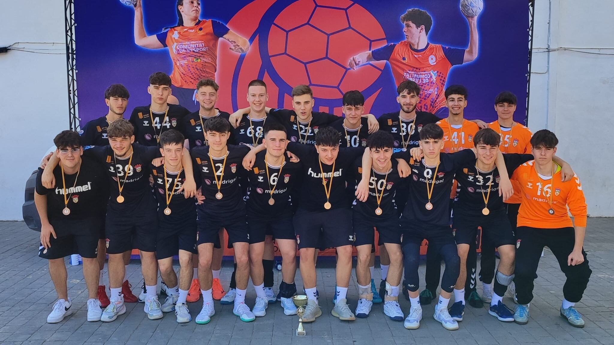 Los juveniles del Bm. Elda - C.E.E. jugarán en Santander, la Fase Zonal del Campeonato de España