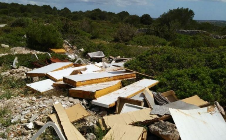 Los vertidos ilegales han aumentado en los últimos meses en la Isla.