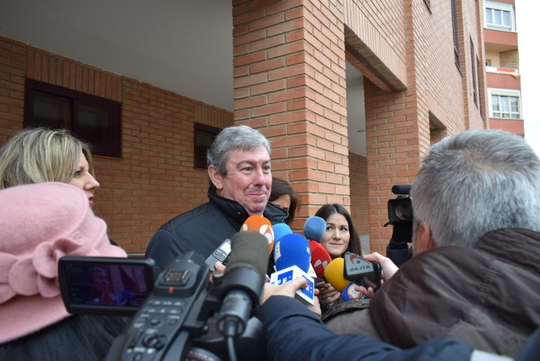 Rafael Uriarte, abogado de Víctor Rodríguez, "Viti", atiende a los medios de comunicación tras salir del juzgado