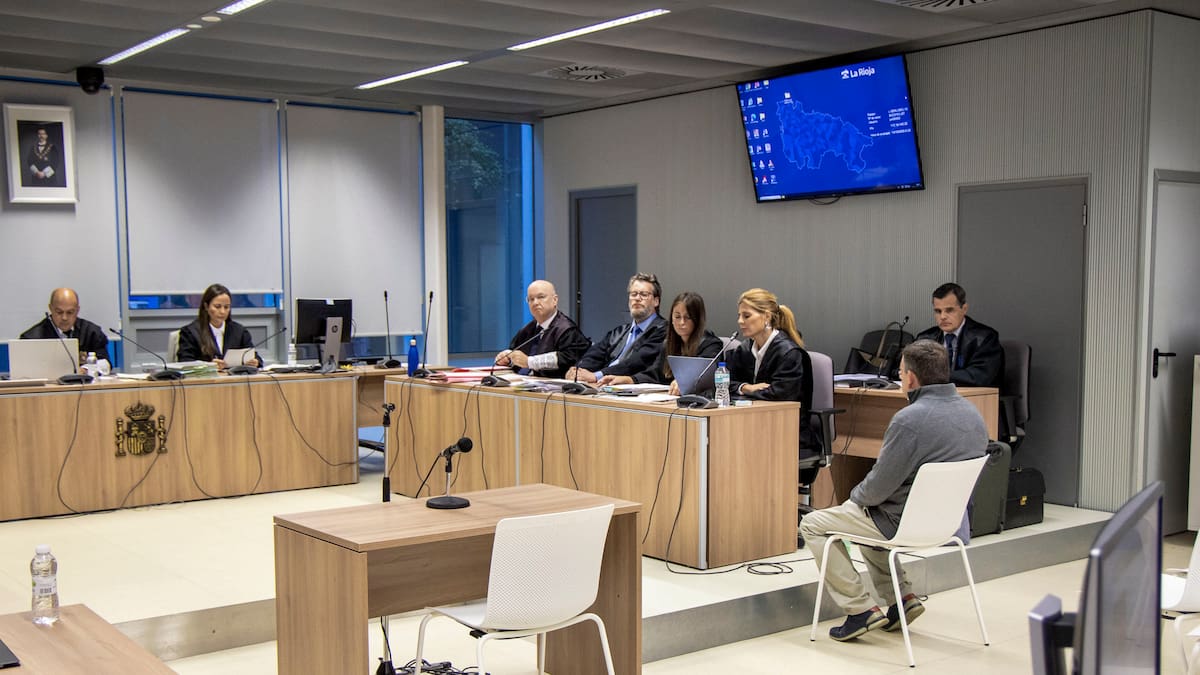 La Policía Científica descarta el suicidio en el crimen de Los Lirios y apunta a una manipulación del lugar de los hechos (2025-10-21)