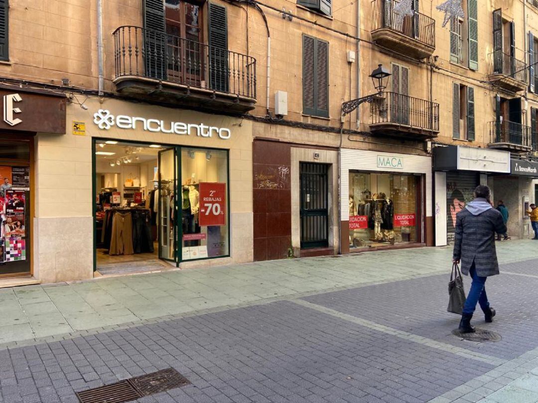 El pequeño comercio lleva meses con grandes descuentos