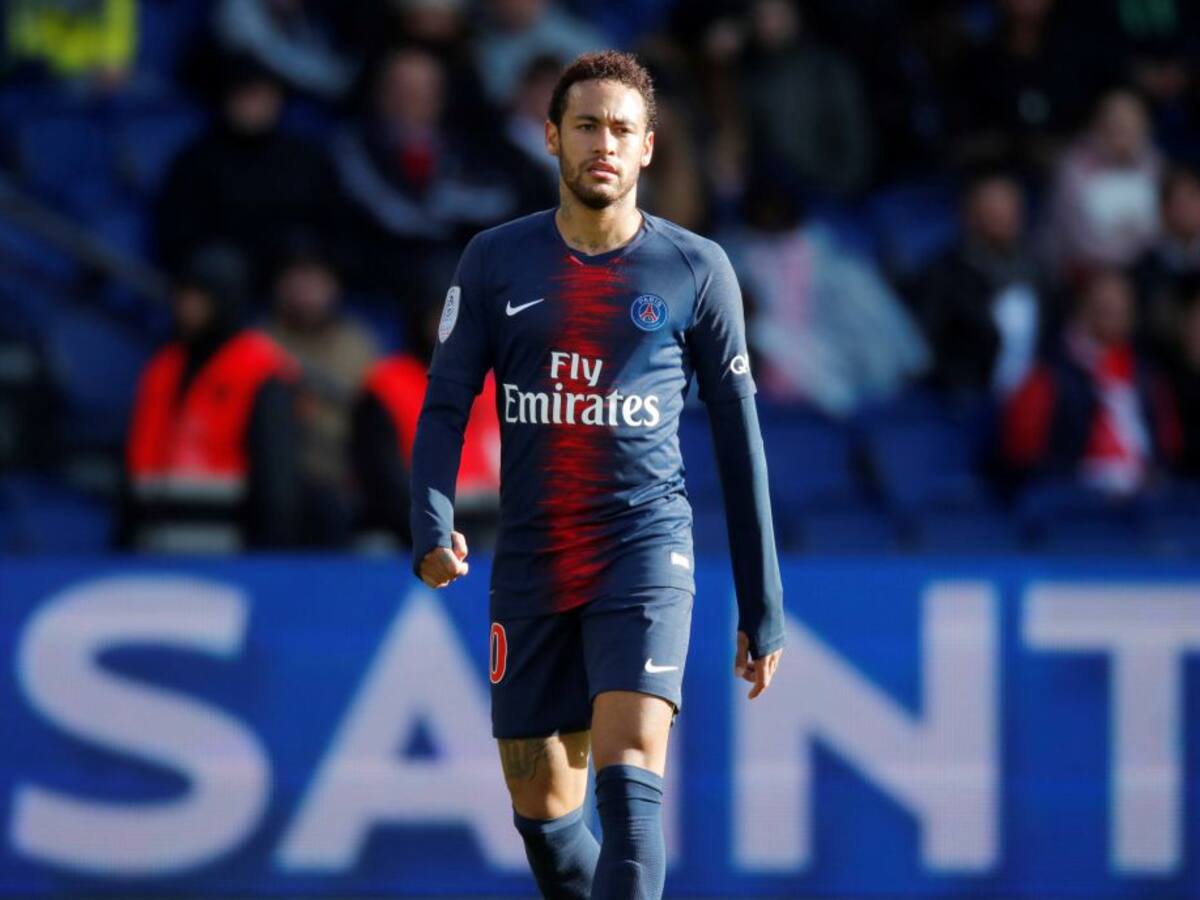 Neymar, sancionado con tres partidos por golpear a un aficionado