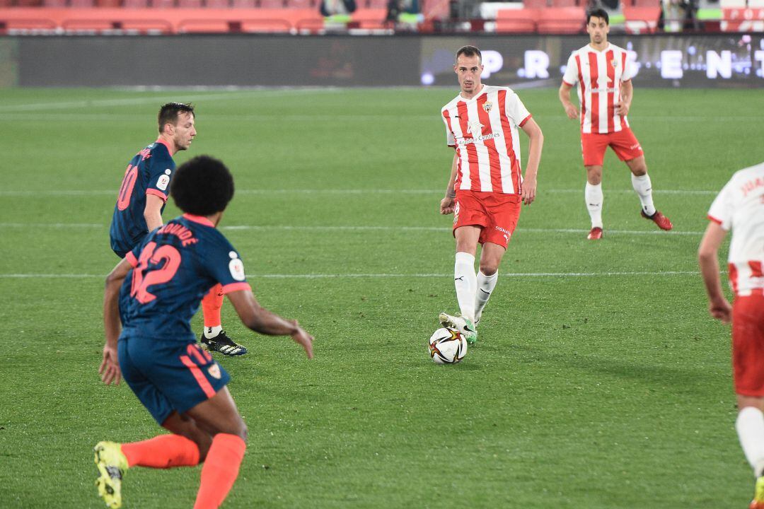 Petrovic en el Almería-Sevilla. 